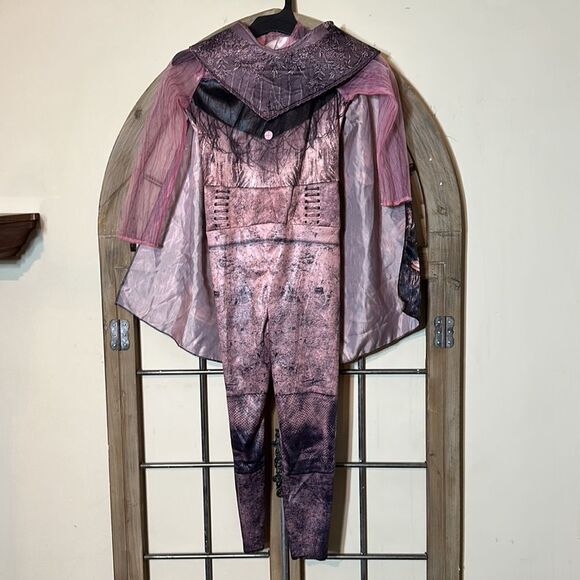 Descendants costume size small 6X- 8X - Picture 2 of 6